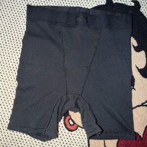 SKIMS Black Women's Athletic Shorts - Stretch Boxer Brief Style